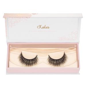 no. 18 mink lashes luxury lashes lotus lashes in packaging